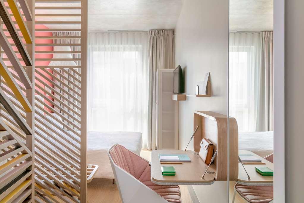 Okko Hotels Paris La Defense Нантерр Номер фото