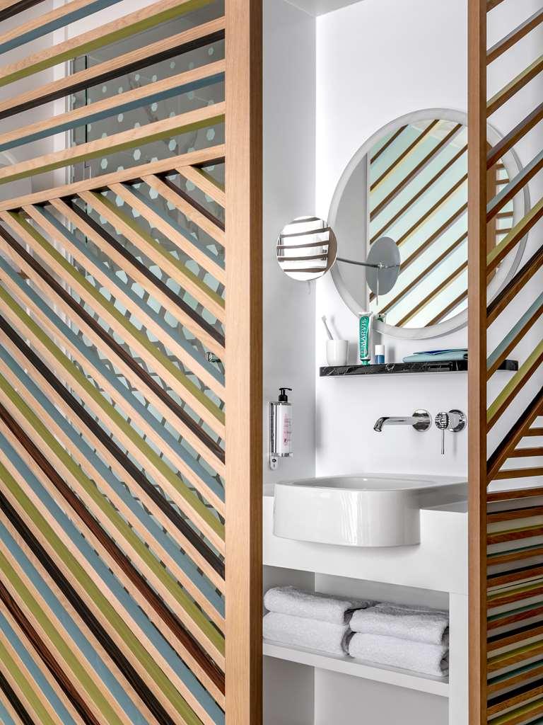 Okko Hotels Paris La Defense Нантерр Номер фото